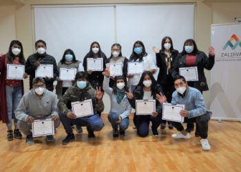 Chile: Vecinas y vecinos de Talabre recibieron su certificado en Administración y Contabilidad Básica