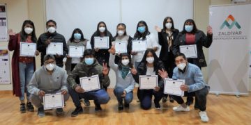 Chile: Vecinas y vecinos de Talabre recibieron su certificado en Administración y Contabilidad Básica
