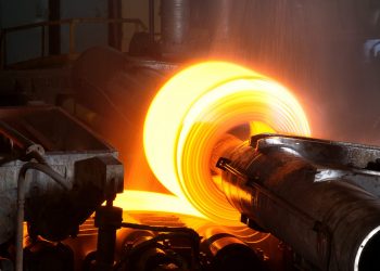 El precio del mineral de hierro de Dalian sube por la demanda de reabastecimiento