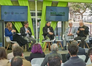 Chile: Panel de expertos abordó desafíos del litio en materia de innovación y desarrollo tecnológico