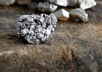 Chile: Producción de plata en Perú disminuyendo 9,6% en febrero de 2022