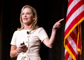 Caterpillar se prepara para la transición a la energía verde, la era de la automatización