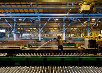 Los metales industriales explotan mientras la crisis energética arrastra la oferta