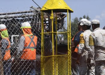 Rescatistas fracasan en su intento por rescatar a mineros atrapados en Coahuila