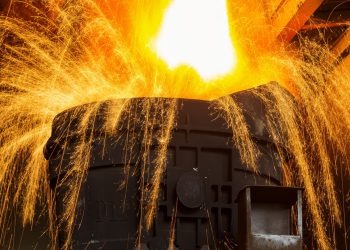 El precio del mineral de hierro cae a medida que China intensifica las restricciones