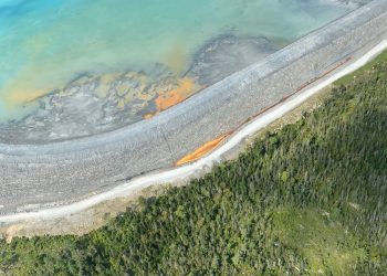 Nueva Escocia realiza pruebas después de que las fotos provocaran un debate sobre la fuga de relaves en la mina Moose River de Atlantic Gold