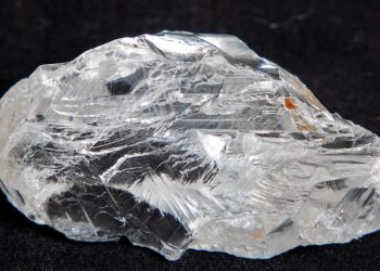 Petra vende dos diamantes raros por 13,5 millones de dólares