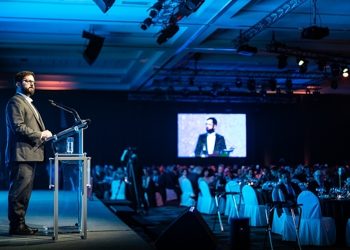 Presidente de Chile dice que propuesta de impuesto a la minería está en discusión