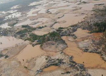 Equipos por valor de medio millón de dólares destruidos en zona de minería ilegal en Perú
