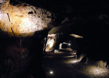 Dispositivo sísmico hecho para investigación extraterrestre útil para monitorear niveles de CO2 en sitios mineros