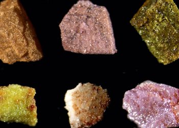 Las rocas sintéticas arrojan luz sobre cómo se forman los REE