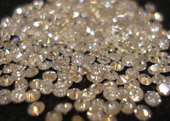 Revelan proceso de formación de diamantes dentro del núcleo de la Tierra