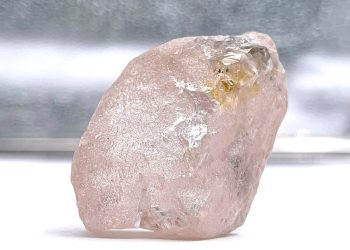 Lucapa halla un gigante diamante rosa que podría ser el mayor de los últimos 300 años en Angola