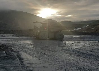 Comunidad indígena peruana quiere convertirse en accionista de mina Las Bambas