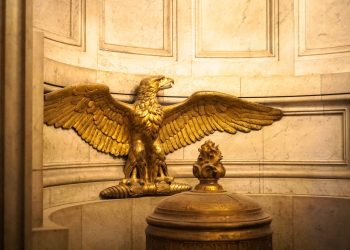 El precio del oro se recupera a un máximo de 2 semanas por las esperanzas de alivio de la Fed