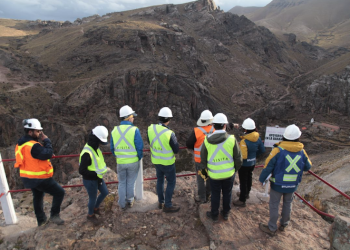 VISITA AL SITIO: New Pacific avanza proyecto de plata boliviano hacia finales de 2022 PEA
