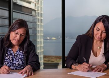 Tres Primeras Naciones de la Columbia Británica firman un acuerdo de desarrollo de GNL