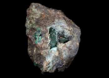 Chile: Kernowita, el “increíble” nuevo mineral descubierto en una roca extraída de una mina hace 220 años