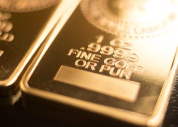 El precio del oro sube por el retroceso del dólar, las esperanzas de un aumento más lento de las tasas de la Fed