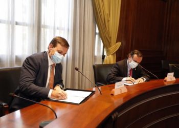 Chile: BHP y tres universidades firman convenio para impulsar reactivación económica y social en la ciudad de Antofagasta