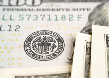 El precio del oro repunta a medida que el dólar, los rendimientos retroceden