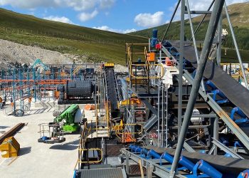 Las actualizaciones retrasadas llevan a Scotgold a reducir los objetivos de producción del tercer trimestre