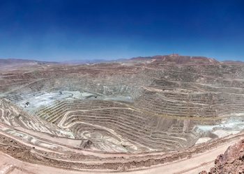 Chile: Presidente de BHP Minerals Americas revela posibles aviones para Escondida