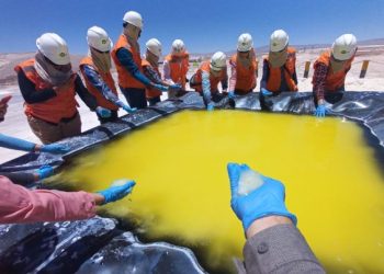 Chile: Estudiantes de posgrado de la UA visitan instalaciones de SQM Salar