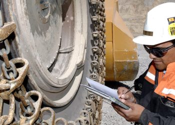 Sequía y problemas operativos reducen orientación de Antofagasta