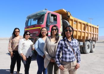 Chile: Minera El Abra capacita a 20 mujeres de Calama y Alto El Loa para operar camiones tolva