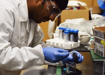 El coque de petróleo puede ser una fuente sostenible de grafeno