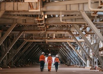 Accionistas de Woodside respaldan fusión petrolera con BHP