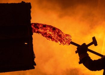 El precio del mineral de hierro sube por los problemas de suministro, lo que alivia las restricciones de covid de China