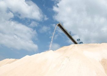 El proveedor chino de litio de Tesla, investigado por uso de información privilegiada