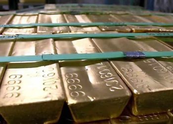 El oro baja ante la inminente subida de tasas en julio