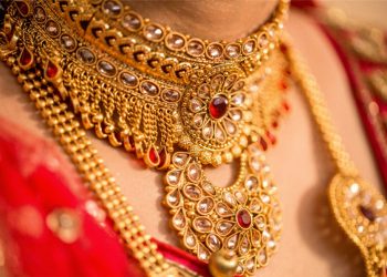 La India sube el impuesto a la importación de oro para apoyar a la rupia