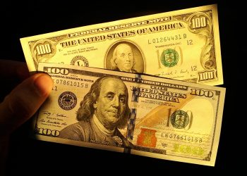 El precio del oro extiende la caída a medida que el dólar sube a un máximo de 20 años