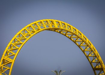 El precio del oro retrocede tras el rebote de la subida de tipos