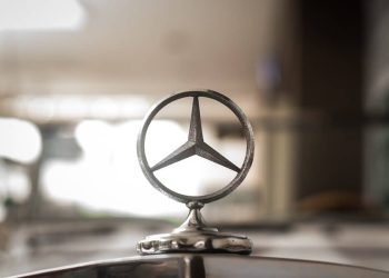 Mercedes prepara plantas para producir vehiculos electricos