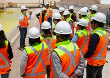 Chile: Albemarle explica a comunidades cómo producir litio en el Salar de Atacama