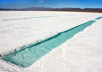 Chile: Expertos debaten cómo aprovechar el «boom» del litio y que Chile no se quede atrás