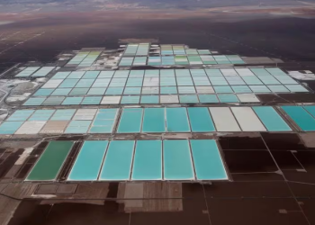 Chile: ¡Se desata una ofensiva maestra en el Litio! Codelco y SQM Fusionan Poderes para Dominar el Salar de Atacama hasta 2060