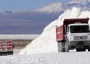 Chile: «Rotundo Apoyo: El 62% Respalda la Estratégica Alianza entre Codelco y SQM para Explotar el Litio en el Salar de Atacama, Según Encuesta Cadem»