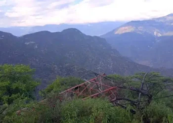 Perú; «Ataque Devastador: Mineros Ilegales Desatan Caos al Derribar Torre de Alta Tensión de la Minera Poderosa en Pataz»