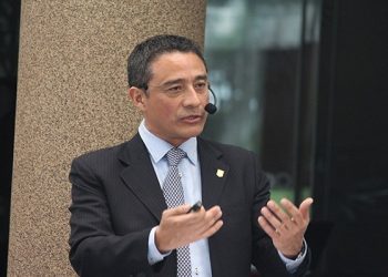 Internacionales; Luis Rivera: Un Viaje Burocrático: Exploración Minera en Canadá, un Trámite de Días, en Chile de Meses, y en Perú, Años de Espera