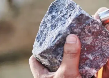 Internacionales; ¡Alerta en los Mercados! Zinc Alcanza su Nivel Más Bajo en Casi Dos Meses por Temores en China y Aumento de Existencias