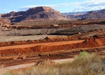 Internacionales: «Kraken Energy desata su poder en el proyecto Harts Point con la perforación inicial»