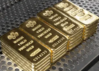 Internacionales: ¡Oro en picada! Expectativas de recortes de tasas de la Fed se desvanecen