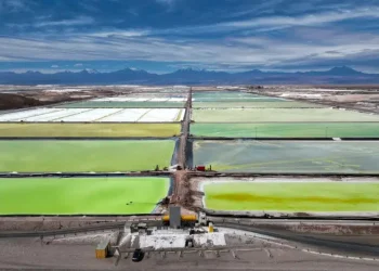 Chile:»SQM y Codelco amplían horizontes en su alianza de exploración de litio»