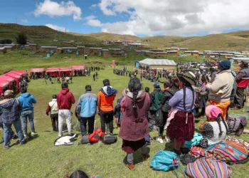 Perú: ¡Histórico Acuerdo de Minera Las Bambas Rompe Bloqueo de Vía tras Intensas Negociaciones con Comunidades!